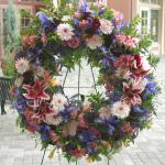 Reference # JBS 201
Standing Wreath  


as shown $ 195.00
specify color choice 